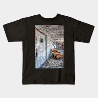 Hopes in Ruin Sit Kids T-Shirt